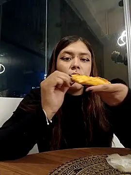 sara winehouse1 online show from 10-16-25, 02:20