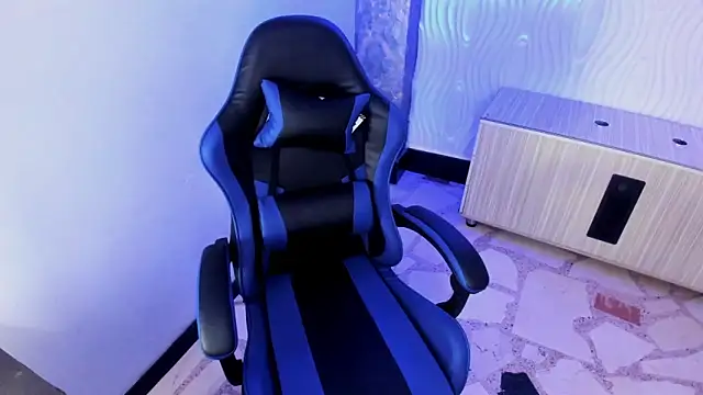 sara winehouse1 online show from 02-06-26, 07:21