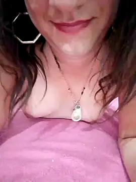 Snapshot of PolyanaF chatting on 01-02-25, 02:43 PolyanaF online show from 01-02-25, 02:43