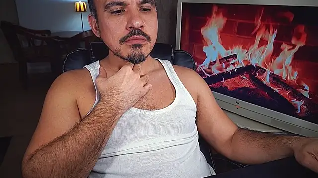 Snapshot of officeman7 chatting on 02-07-25, 08:10 officeman7 online show from 02-07-25, 08:10