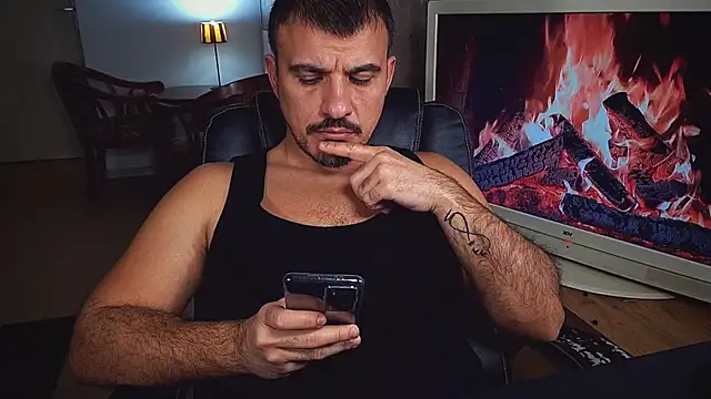 Snapshot of officeman7 chatting on 01-24-25, 05:11 officeman7 online show from 01-24-25, 05:11