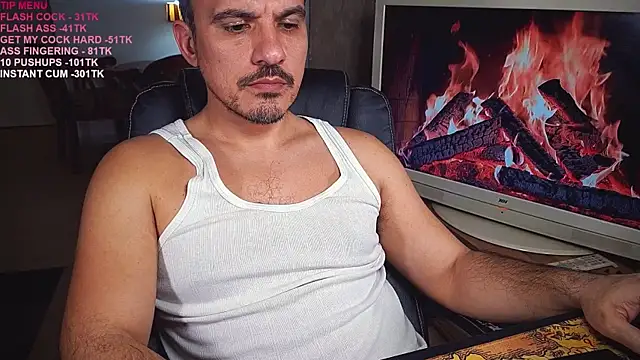 Snapshot of officeman7 chatting on 03-05-25, 04:57 officeman7 online show from 03-05-25, 04:57