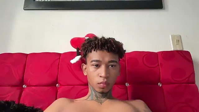 Snapshot of sexy_blacks_ chatting on 10-17-25, 12:29 sexy blacks online show from 10-17-25, 12:29