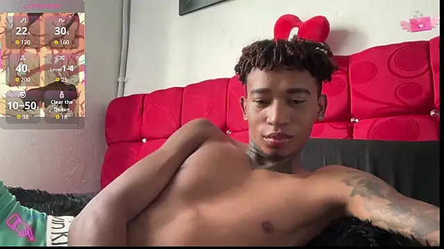 Snapshot of sexy_blacks_ chatting on 10-21-25, 01:10 sexy blacks online show from 10-21-25, 01:10
