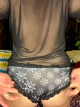 Snapshot of sexyasscougar chatting on 09-15-25, 01:39 sexyasscougar online show from 09-15-25, 01:39