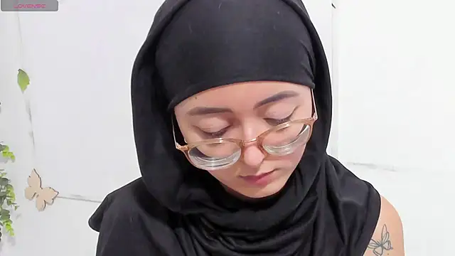 aysel elid online show from 11-16-25, 10:24