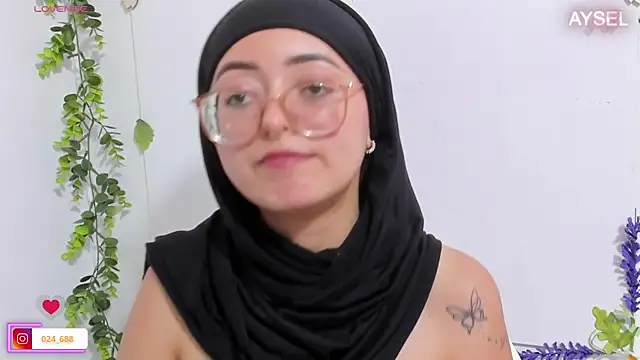 Snapshot of aysel_elid chatting on 03-22-25, 07:53 aysel elid online show from 03-22-25, 07:53