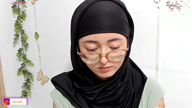 Snapshot of aysel_elid chatting on 05-21-26, 11:02 aysel elid online show from 05-21-26, 11:02
