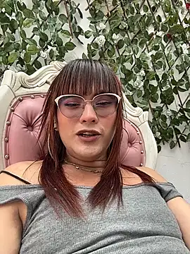 miss gisselle online show from 11-22-25, 03:22