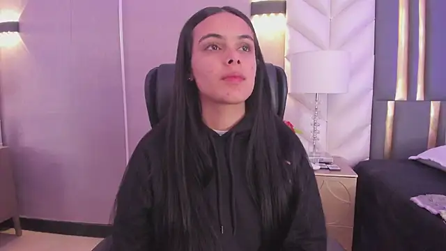 ChloeHarper  online show from 02-04-26, 11:38