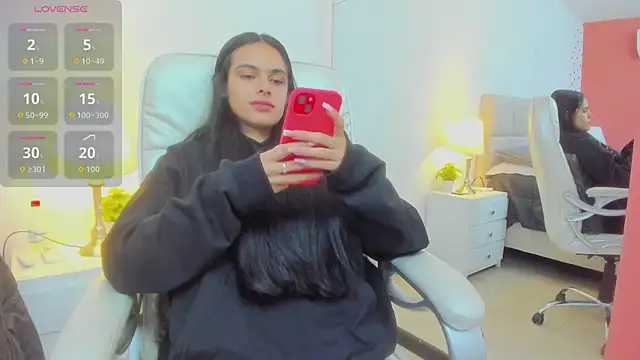 ChloeHarper  online show from 11-26-25, 12:49