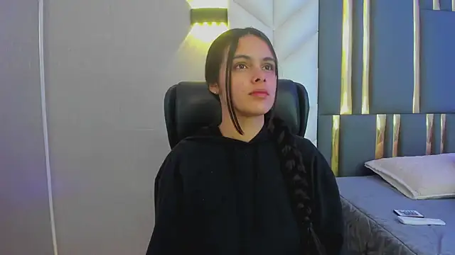 ChloeHarper  online show from 07-15-26, 11:39