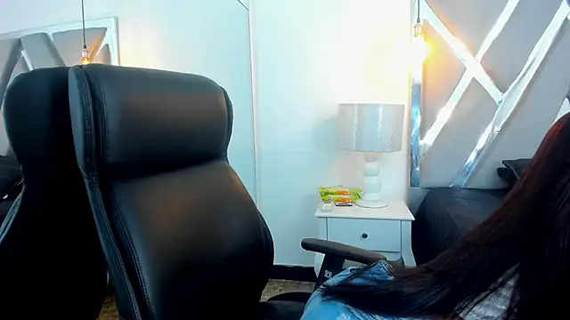 ChloeHarper  online show from 10-06-25, 01:12