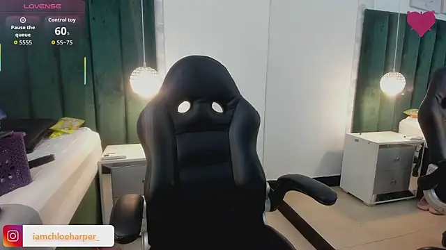 ChloeHarper  online show from 09-13-25, 11:54