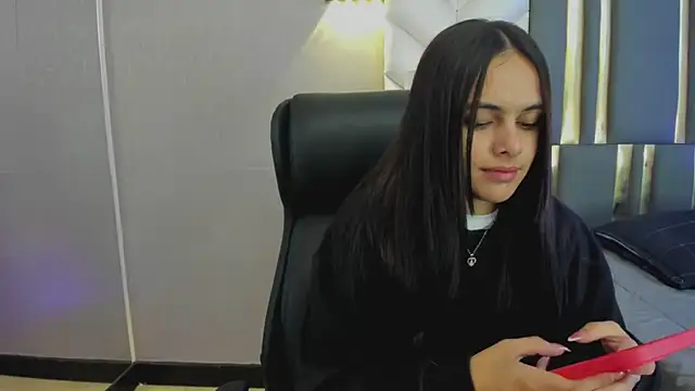 ChloeHarper  online show from 04-16-26, 12:17