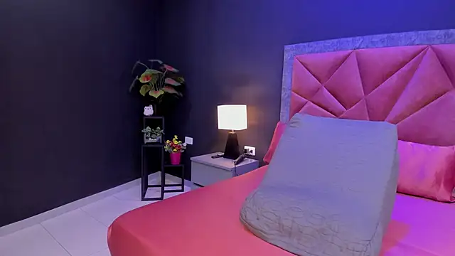 mia milff online show from 05-27-26, 01:57