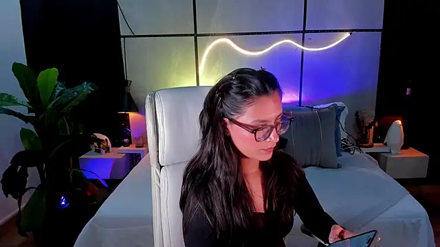 Gia Mazzon online show from 11-05-25, 05:16