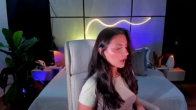 Gia Mazzon online show from 11-04-25, 04:44