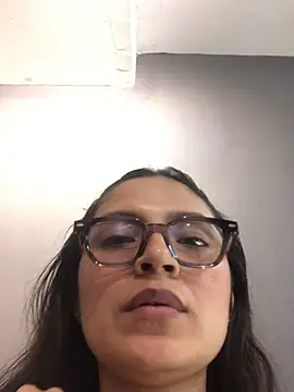 Gia Mazzon online show from 04-11-26, 01:59