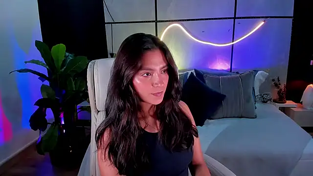 Gia Mazzon online show from 10-03-25, 04:30