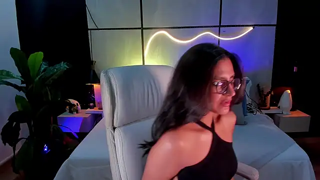 Gia Mazzon online show from 11-06-25, 04:55