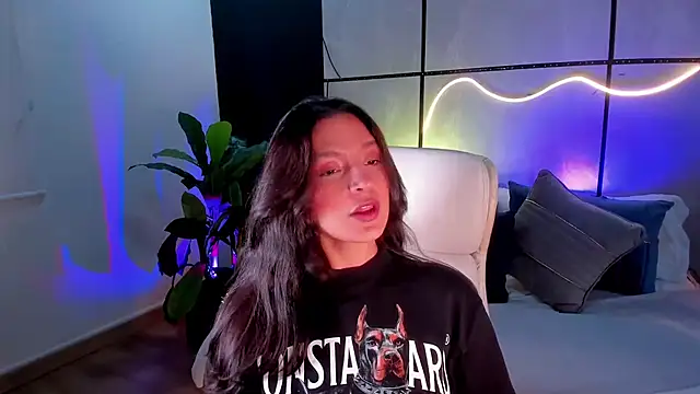 Gia Mazzon online show from 11-14-25, 06:55