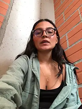 Snapshot of Gia_Mazzon chatting on 06-17-26, 05:23 Gia Mazzon online show from 06-17-26, 05:23