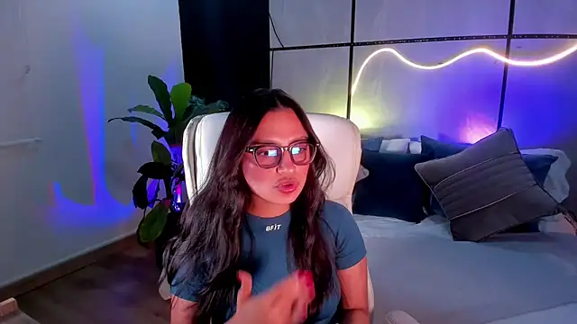 Gia Mazzon online show from 11-12-25, 05:39