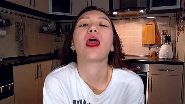 Kelly Yon online show from 09-23-25, 08:49