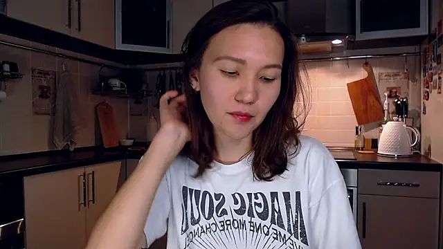 Kelly Yon online show from 09-16-25, 09:38