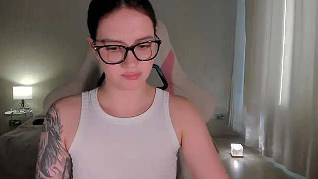 Snapshot of Sonia_moon_ chatting on 01-24-25, 05:31 Sonia moon online show from 01-24-25, 05:31