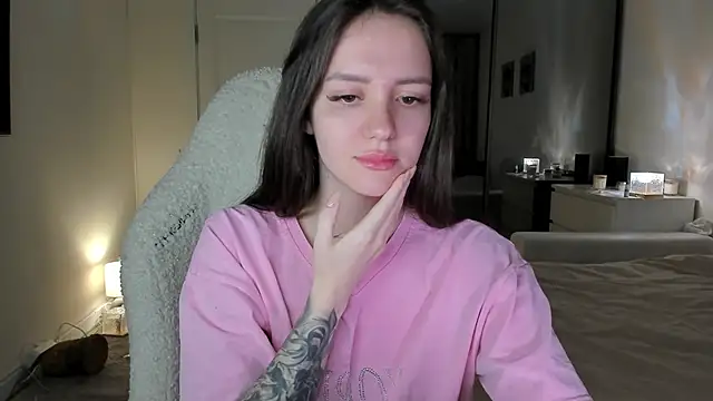 Snapshot of Sonia_moon_ chatting on 10-10-25, 02:34 Sonia moon online show from 10-10-25, 02:34