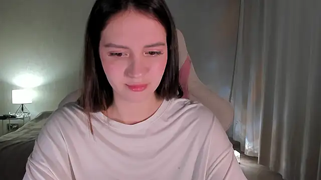 Snapshot of Sonia_moon_ chatting on 01-21-25, 04:21 Sonia moon online show from 01-21-25, 04:21