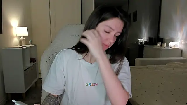 Snapshot of Sonia_moon_ chatting on 10-19-25, 02:58 Sonia moon online show from 10-19-25, 02:58