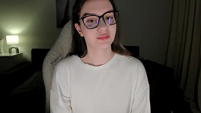 Snapshot of Sonia_moon_ chatting on 03-05-25, 01:21 Sonia moon online show from 03-05-25, 01:21