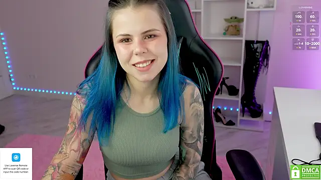 Latex Kitty online show from 11-13-25, 11:03