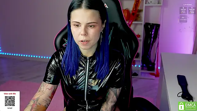 Latex Kitty online show from 10-29-25, 03:11