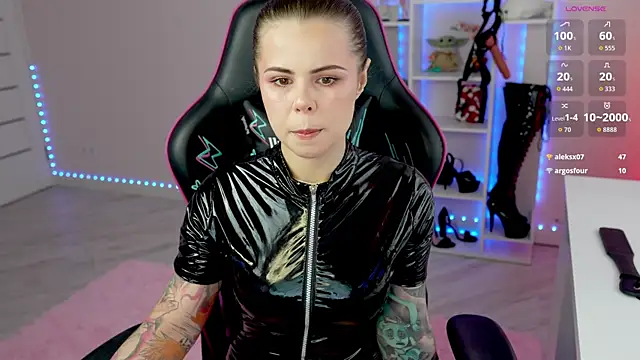 Latex Kitty online show from 04-16-26, 01:34