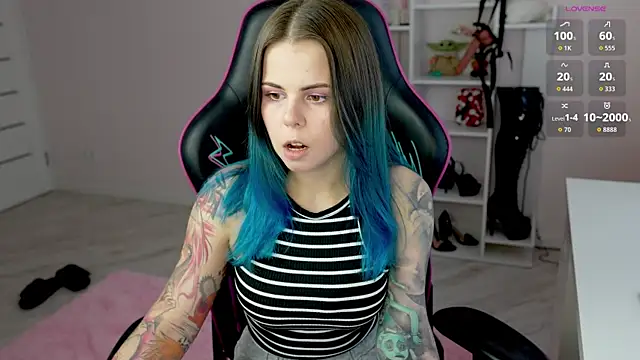 Latex Kitty online show from 04-30-26, 04:14