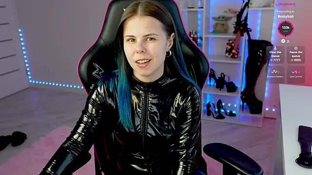 Latex Kitty online show from 04-27-26, 04:38