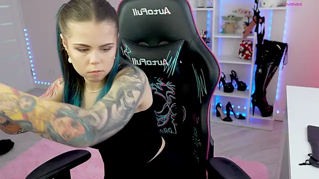 Latex Kitty online show from 04-03-26, 12:00