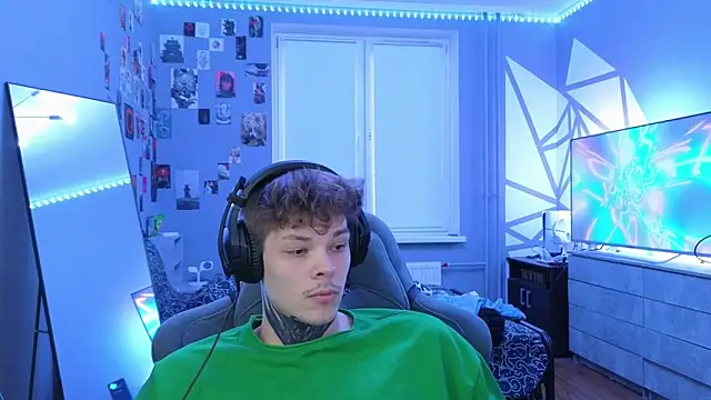 DENIS HERE online show from 03-20-25, 03:36