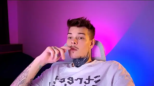 DENIS HERE online show from 02-12-26, 03:56