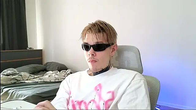 DENIS HERE online show from 05-18-26, 02:11