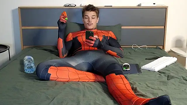 DENIS HERE online show from 11-18-25, 07:22