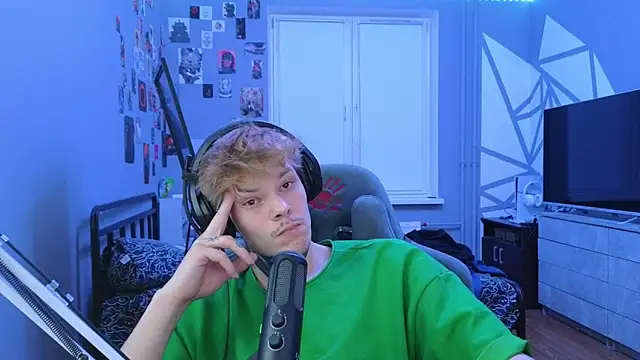 DENIS HERE online show from 03-22-25, 08:37