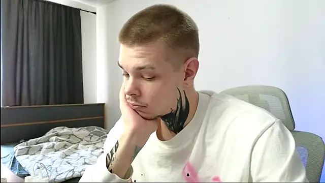 DENIS HERE online show from 05-21-26, 10:45