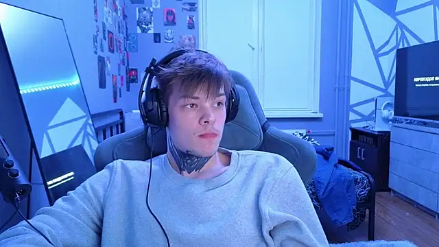 DENIS HERE online show from 03-03-25, 05:31