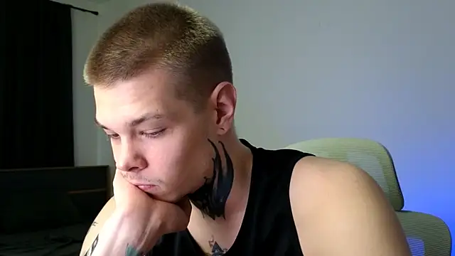 DENIS HERE online show from 05-25-26, 04:38