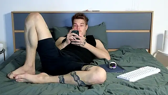 DENIS HERE online show from 11-21-25, 12:20